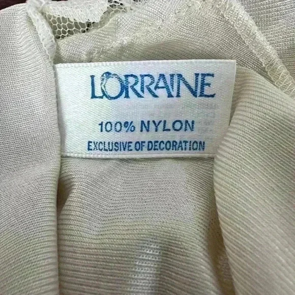 Lovely LACE Vintage LORRAINE Full SLIP Silky Nylon Floral Lace Size 34 Tall - Picture 8 of 10